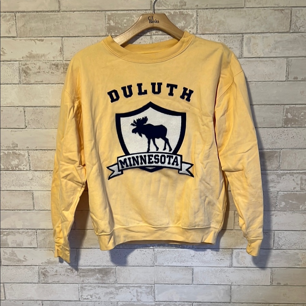Vintage Inspired Duluth Minnesota Dull-Yellow Sweatshirt Size Large Unisex